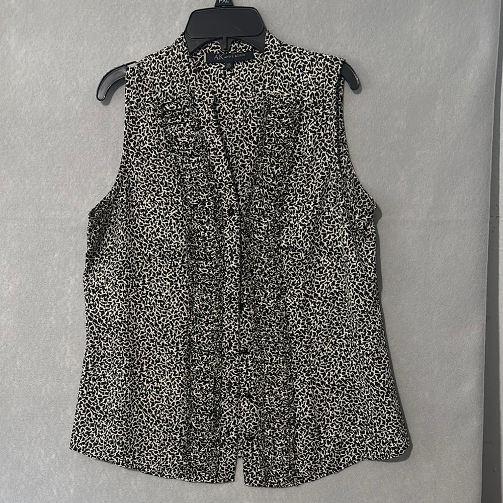 Anne Klein Black and White Sleeveless Ruffled Blouse